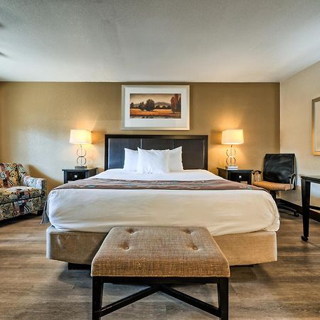Prairie Hotel Yelm Exterior photo
