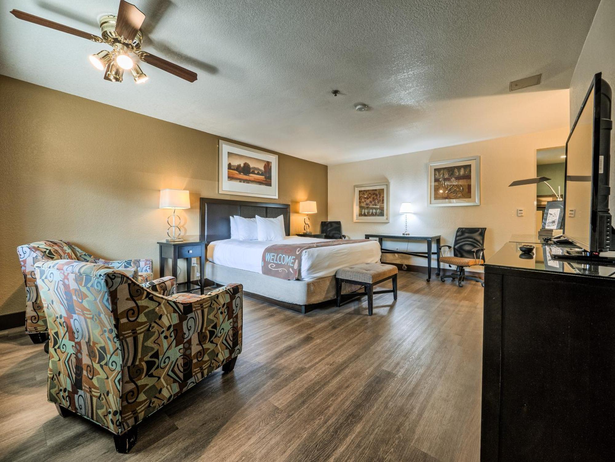 Prairie Hotel Yelm Exterior photo